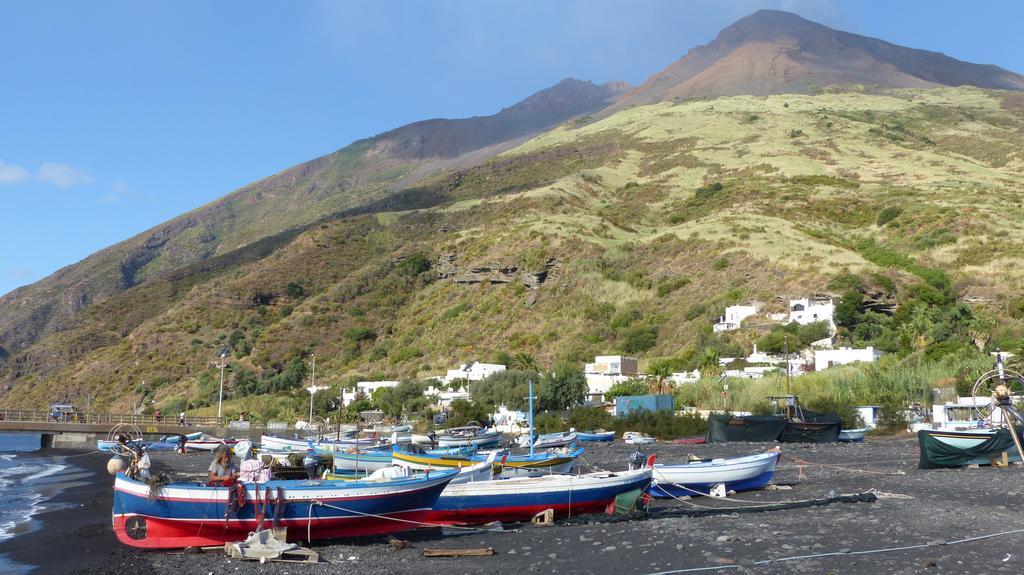 Il Vulcano A Piedi Hotell Stromboli Exteriör bild