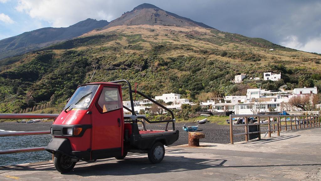 Il Vulcano A Piedi Hotell Stromboli Exteriör bild