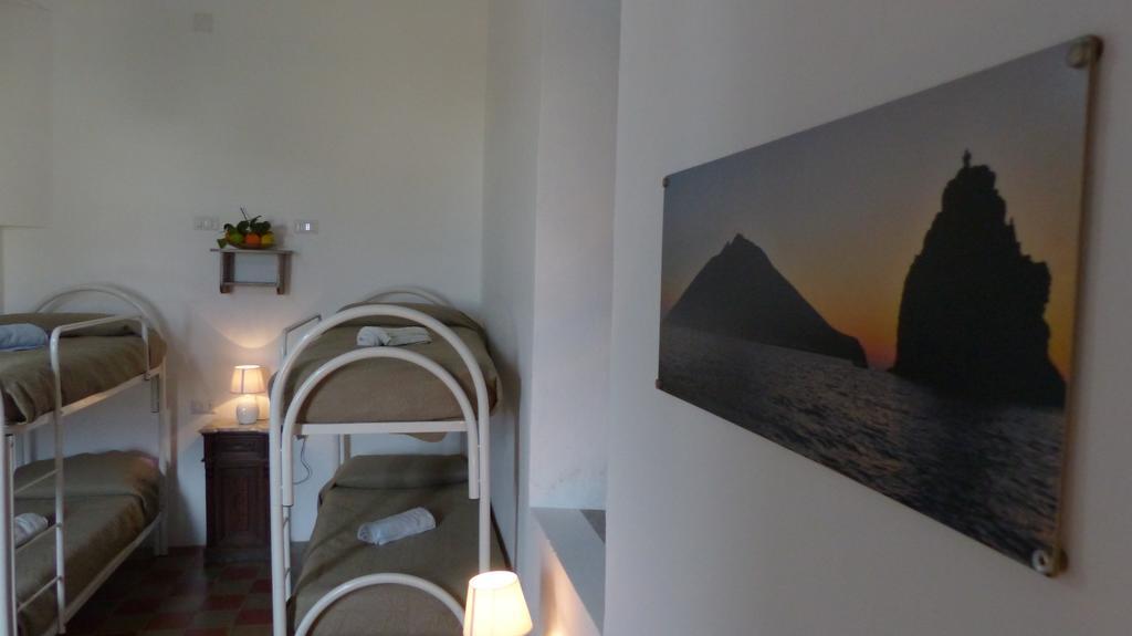 Il Vulcano A Piedi Stromboli Exteriör bild