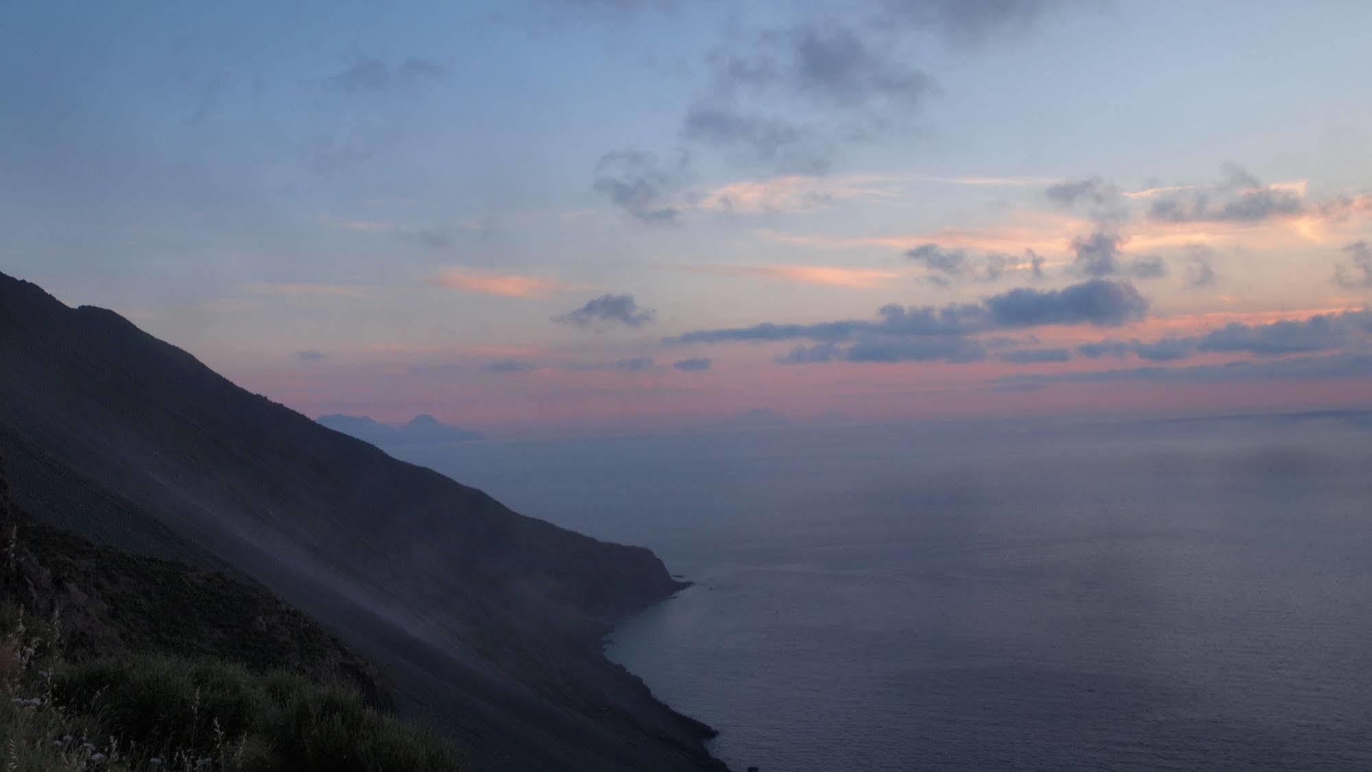 Il Vulcano A Piedi Hotell Stromboli Exteriör bild