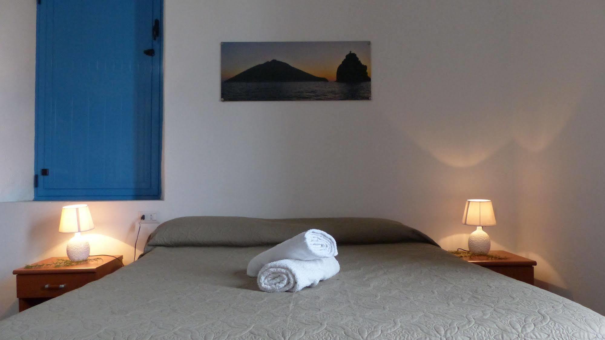 Il Vulcano A Piedi Stromboli Exteriör bild