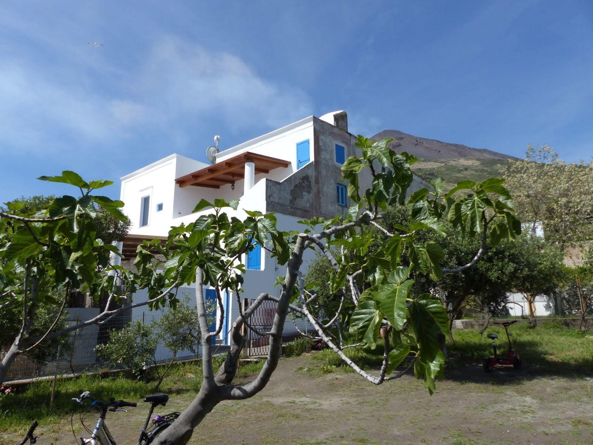 Il Vulcano A Piedi Hotell Stromboli Exteriör bild